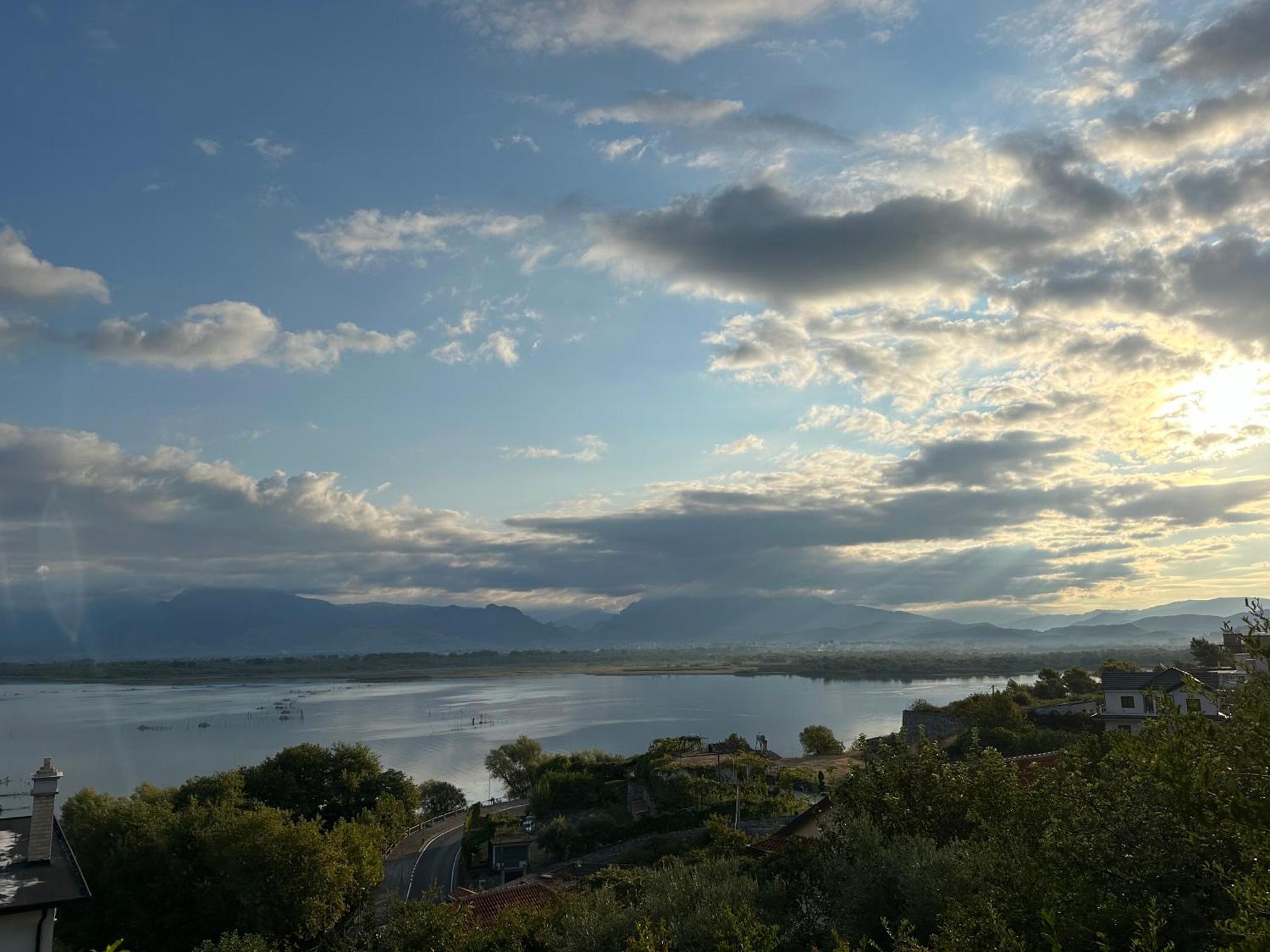 Lake Escape Villa Shiroke Shkodër Extérieur photo